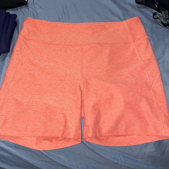 Outdoor Voices - Warmup 5” short! - Picture 2 of 4